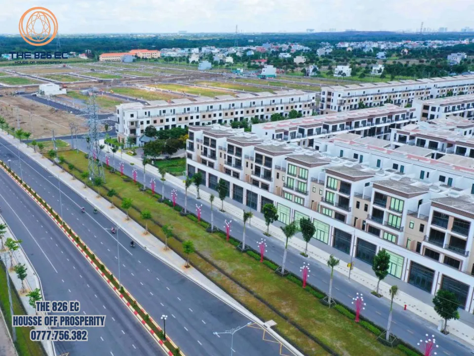 Giao thông phát triển mạnh với hạ tầng đã và đang hoàn thiện